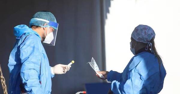 La Nación / Casos de covid se duplicaron a 500 por semana, señalan