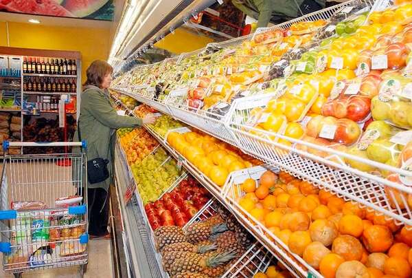 Canasta básica registró inflación del 0,3% en diciembre y 3,7% en el cierre del 2023 - Economía - ABC Color