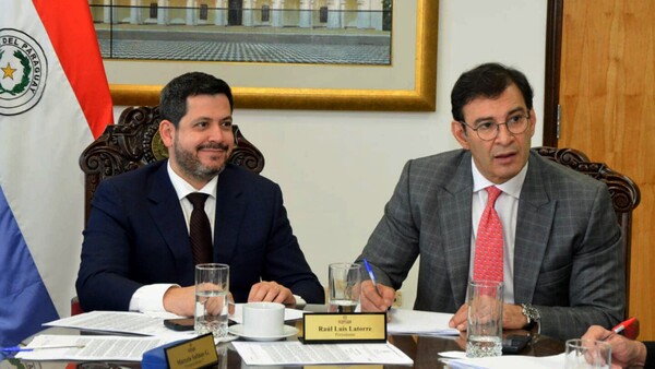 Legisladores se niegan a declarar intereses y violan ley de nepotismo