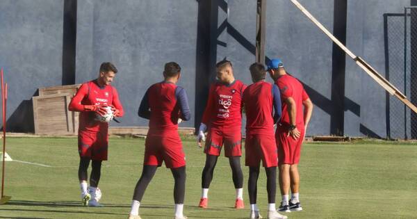 La Nación / Un goleador será el último refuerzo