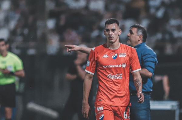 Versus / ¿Otro ex Cerro Porteño que se pasa a Olimpia?