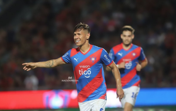 Versus / Cerro Porteño destaca los 100 partidos de Rafael Carrascal