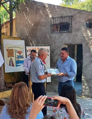 Distinguen a intendente por inaugurar celda