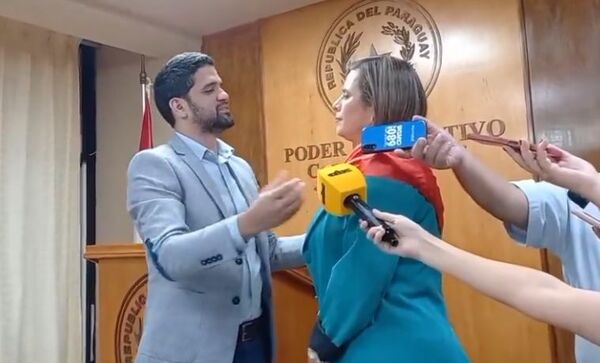 Diario HOY | Kattya fue funcionaria sin concurso, y ahora "el muerto se asusta del degollado"