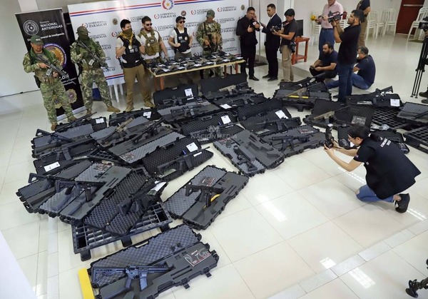 La Policía Nacional recibe más de 2.000 armas incautadas durante operativo - ADN Digital