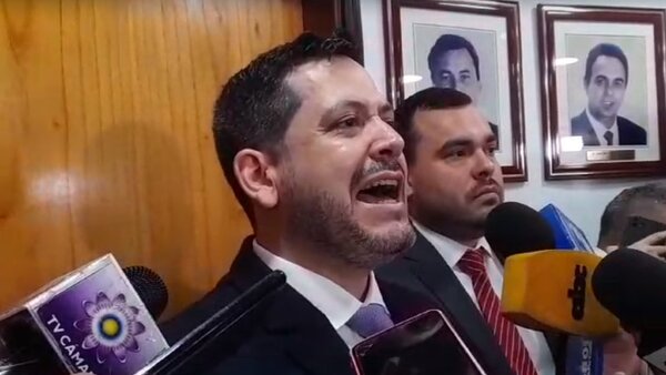 Diputados: tras escándalo, Latorre anuncia medidas y niega nepotismo - El Independiente