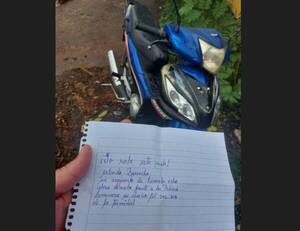 Ladrón devolvió moto que robó y dejó una nota: "estaba borracho, me arrepiento de haberlo hecho"