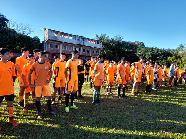 Liga Encarnacena de Fútbol enfrenta nuevos desafíos con resolución sobre transferencia de jugadores