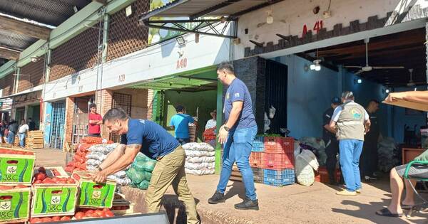 La Nación / Tomates de contrabando fueron destruidos en su totalidad