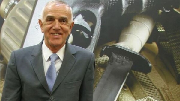 Muere inventor de una pistola muy famosa