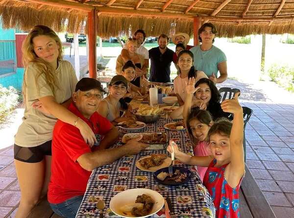 Nelson Haedo y sus vacaciones a pura familia en el interior del país - Gente - ABC Color