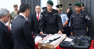 Dakovo: Armas de delincuentes fueron entregadas a la Policía con presencia de Peña y la jueza - La Tribuna