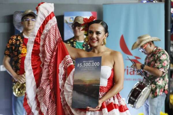 Colombia recibe con fiesta al turista número 5,5 millones, procedente de Argentina - Viajes - ABC Color