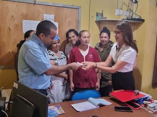 Hogar de Ancianos de Ayolas recibe importante aporte de la EBY