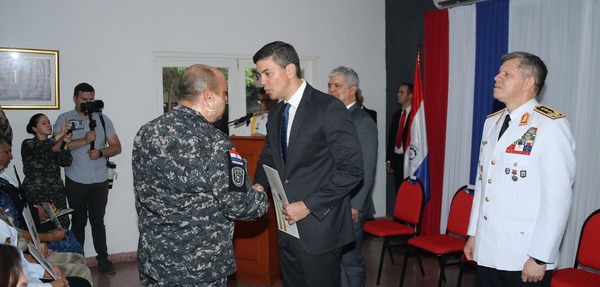 Entregan reconocimiento a agente de Lince herido en operativo Veneratio - ADN Digital