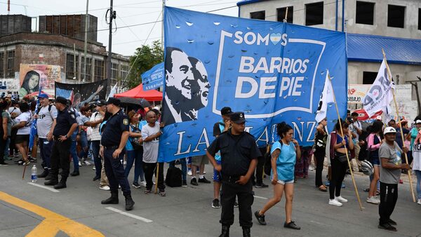 Gobierno de Milei reprocha a la Confederaci贸n General del Trabajo por convocar a huelga general - Revista PLUS