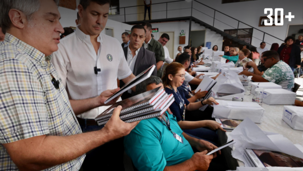 Presidente de la República verificó preparación de Kits escolares y asegura su entrega puntual - trece