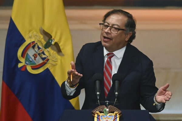 Petro propone a empresarios discutir la posibilidad de hacer cambios a su reforma tributaria - MarketData