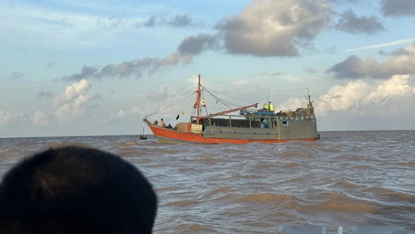 Brasil incauta unas 3.000 cajas de cigarrillos en alta mar, que salieron de Paraguay - Oasis FM 94.3
