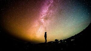"Estamos lejos de poder confirmar vida extraterrestre", afirma astrofísico