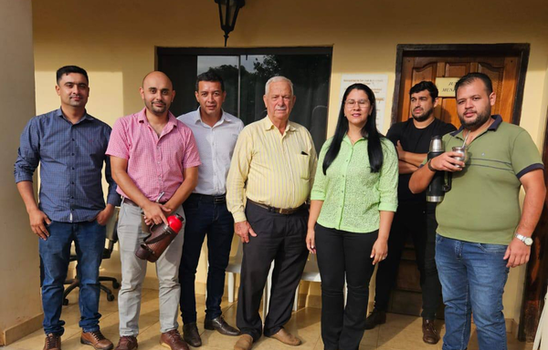 Concejales municipales no pudieron ingresar al recinto de la Junta, por prohibición del intendente municipal - Noticiero Paraguay