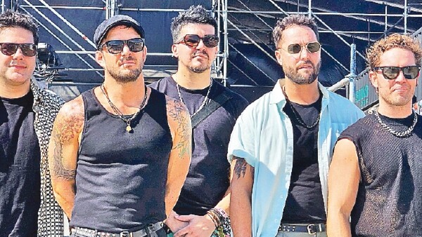 La música ameniza la previa del festejo del nuevo año
