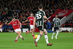 Versus / Manchester United sufre una recaída en Nottingham