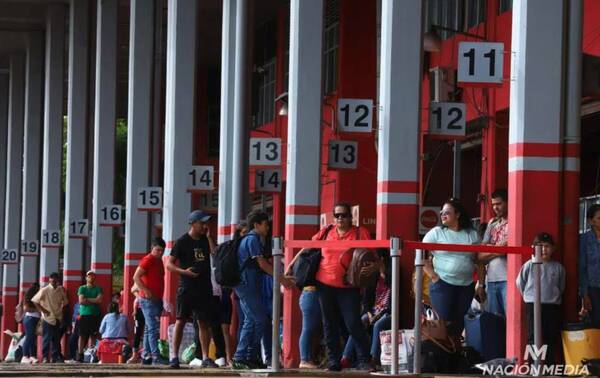 ¡Impresionante! Más de medio millar de personas rumbearon desde al Estación de Buses