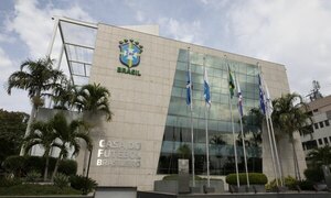 Versus / Clubes brasileños piden un "nuevo fútbol" tras escándalo en la CBF
