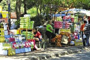 Crecimiento económico del 4,5% no tuvo repercusión en los  vulnerables - Economía - ABC Color