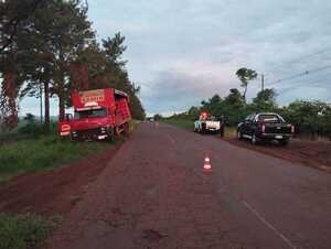 GRUPO ARMADO INTERCEPTÓ UN CAMIÓN Y PERPETRÓ ROBO EN EDELIRA - Itapúa Noticias