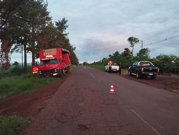 GRUPO ARMADO INTERCEPTÓ UN CAMIÓN Y PERPETRÓ ROBO EN EDELIRA - Itapúa Noticias
