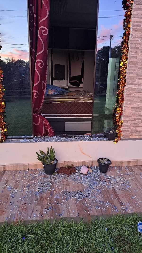 Violento asalto con toma de rehenes en una casa en Itapúa