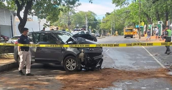 Joven perdió la vida al chocar contra una columna de la ANDE en Asunción