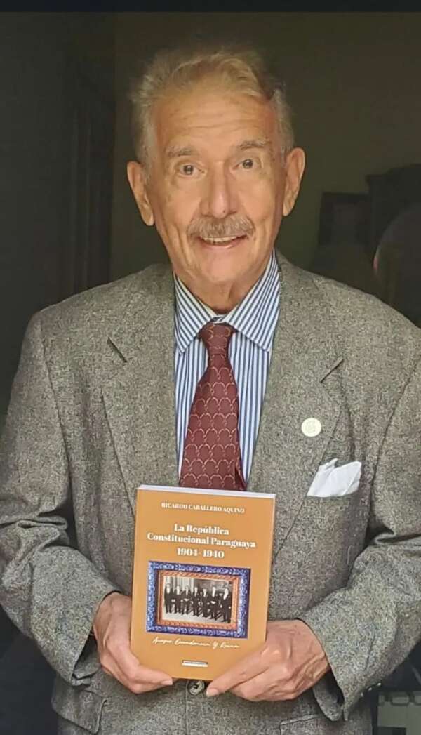 El Ejército fue el gran enemigo de la democracia, señala Caballero Aquino en su último libro sobre la era 1904-1940 - Política - ABC Color