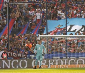 Versus / El portero Santiago Rojas se despidió de Tigre