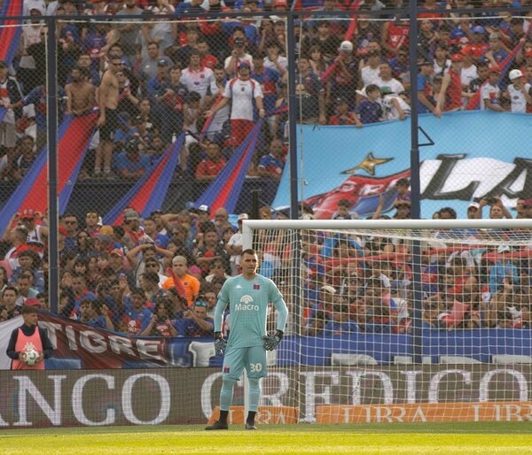 Versus / El portero Santiago Rojas se despidió de Tigre