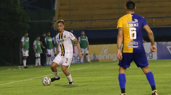 Versus / Los "abonados": Estos son los jugadores que recibieron más tarjetas amarillas durante el 2023