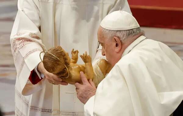 El papa en la misa de Año Nuevo: “Quien lastima a una mujer, profana a Dios” - Mundo - ABC Color