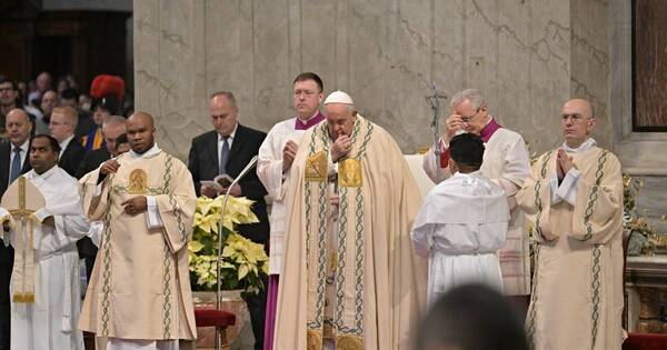 La Nación / El papa Francisco reclama más “espacio” para las mujeres en la Iglesia