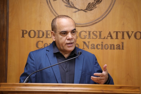 Senado podría ser convocado a sesión extra para tratar proyecto de carrera civil - ADN Digital