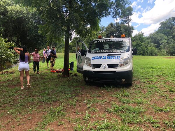 Hombre desaparece en aguas del arroyo Pirapey en Tomás Romero Pereira