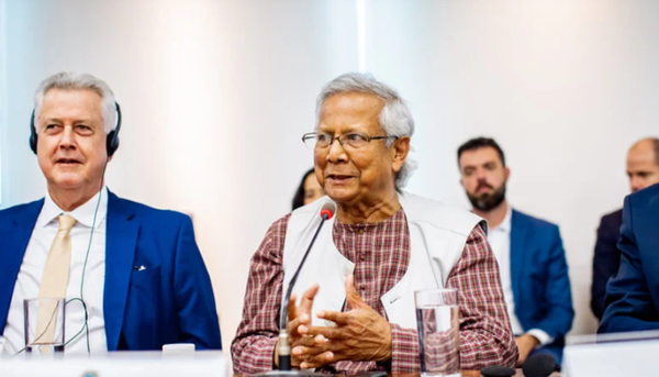 Premio Nobel de la Paz condenado a prisión en Bangladesh
