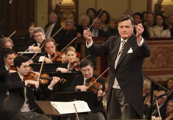 Con valses para “un mundo desgarrado”, Thielemann dirigió el Concierto de Viena - Música - ABC Color