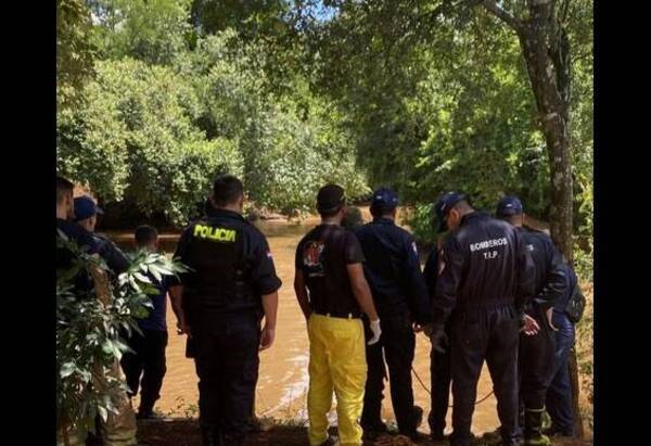 ¡Terrible! Joven bombero muere ahogado en un arroyo