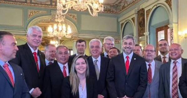 La Nación / Sospechosas movidas en MOPC para beneficiar al exsuegro de Marito