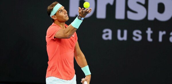 Versus / Nadal gana en torneo de Brisbane en su regreso a las pistas de tenis
