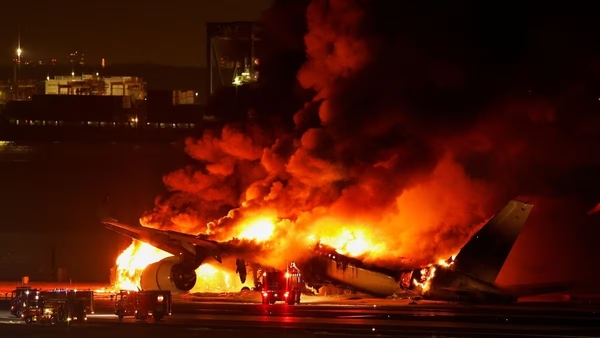 Colisionan dos aviones en aeropuerto de Japón | 1000 Noticias