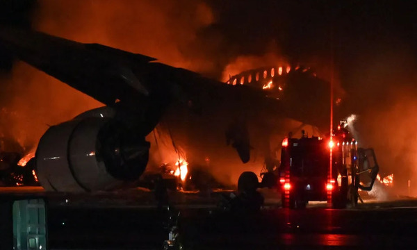 Tras el choque de dos aviones en Tokio las autoridades de Japón confirman 5 muertos