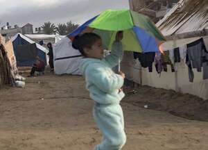 Reino Unido envía a Egipto por mar unas 90 toneladas de ayuda humanitaria para Gaza - Mundo - ABC Color